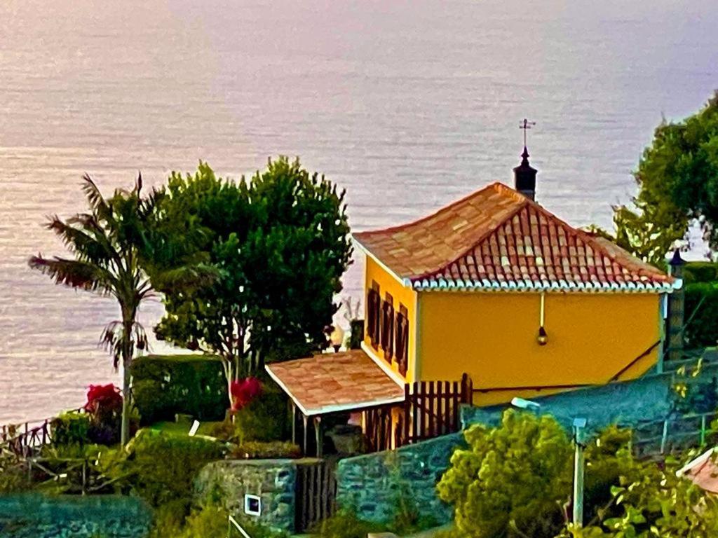 CASA DOS FALCÕES casa rural de construção tradicional Fajã da Ovelha Exterior foto